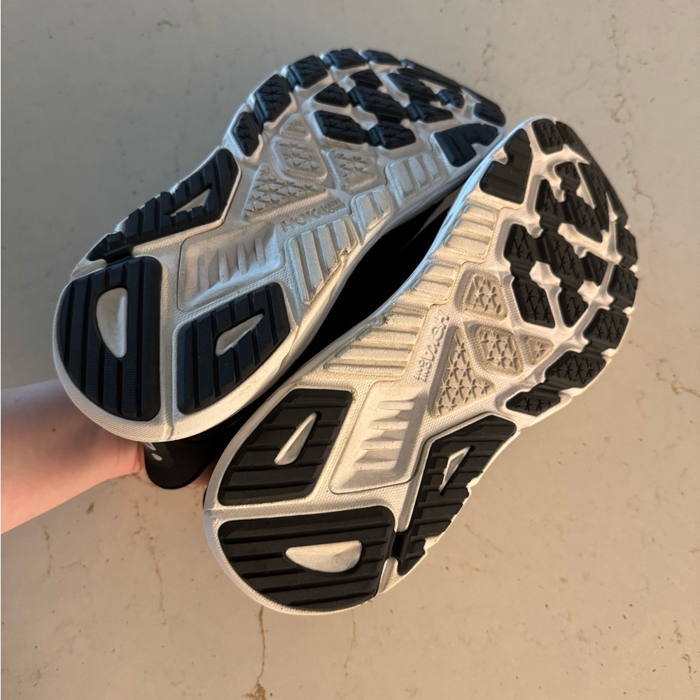 Hoka Arahi 7 Worn Once - Picture 5 of 5
